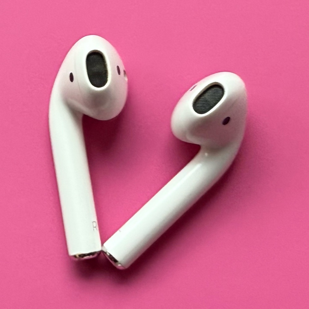 Apple AirPods (2nd Generation) - Picture 3 of 6